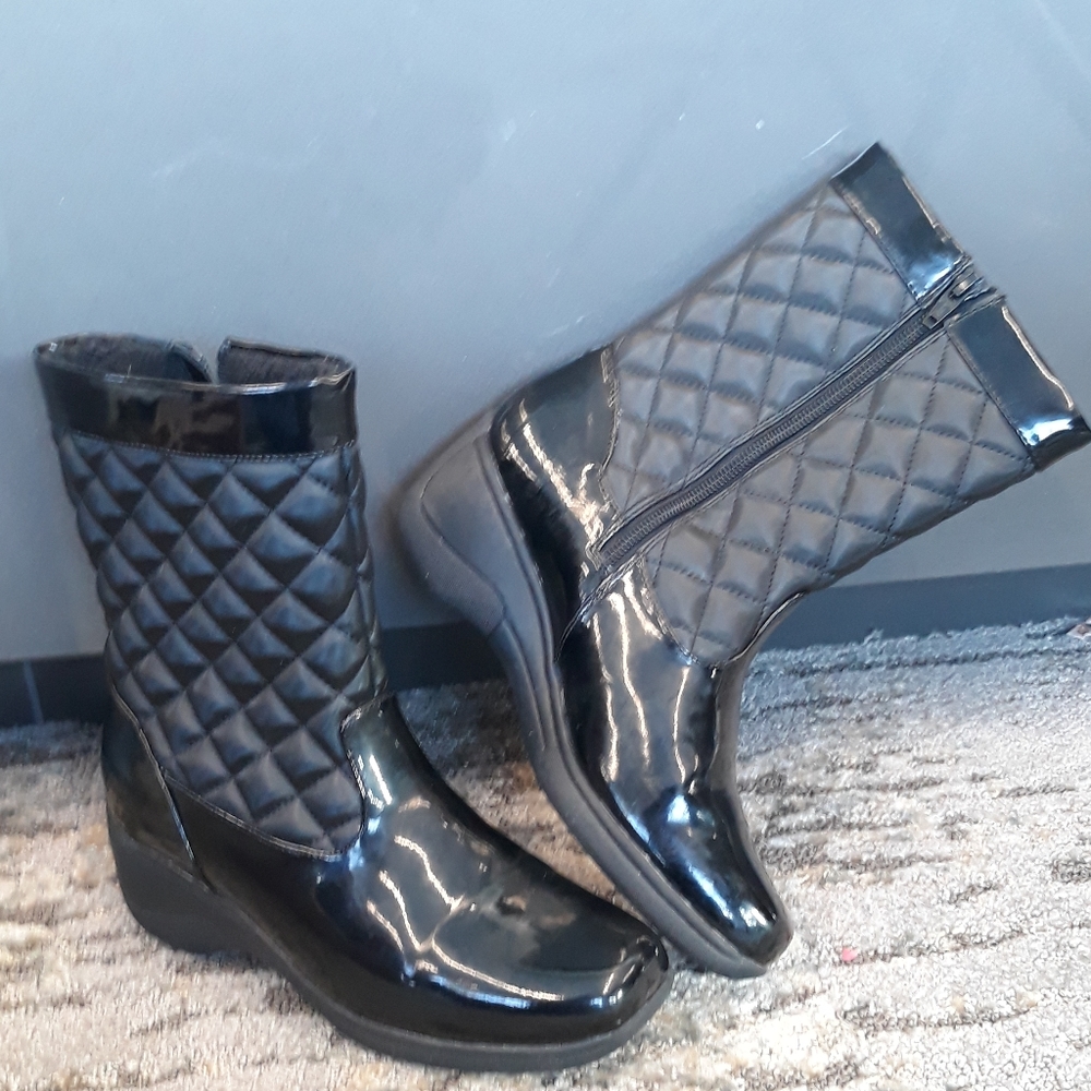 White Mountain Aquarius Quilted Satin Boots / Size 7M Black Winter Boots - Picture 12 of 13